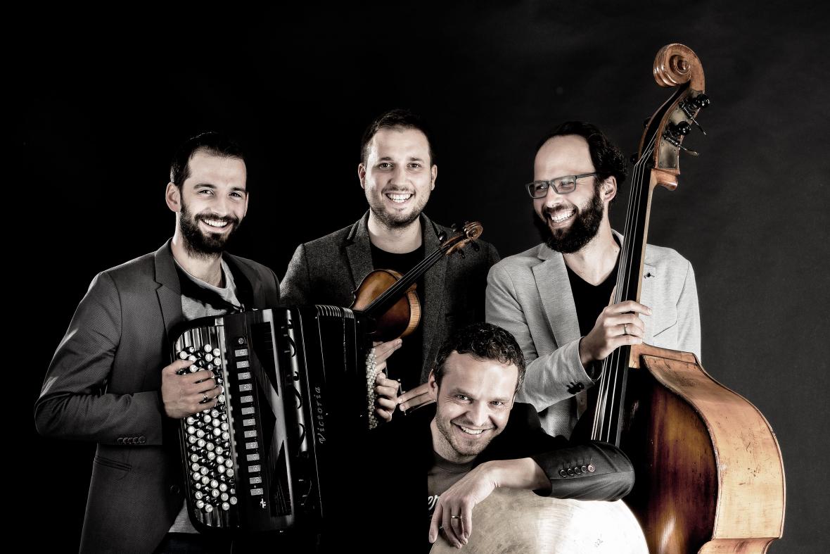 Invisible World Quartet (photo Zbynek Bartos) Invisible World Quartet (photo Zbynek Bartos)