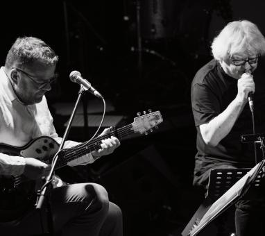 Vladimír Mišík & Petr Ostrouchov (foto Zuzana Bönich 2019) Vladimír Mišík & Petr Ostrouchov (foto Zuzana Bönich 2019)